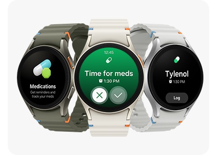 Três dispositivos Galaxy Watch7 estão dispostos voltados para a frente, cada um exibindo diferentes recursos relacionados a medicamentos: uma tela de recursos de medicamentos, um lembrete de medicamentos e uma tela de registro.