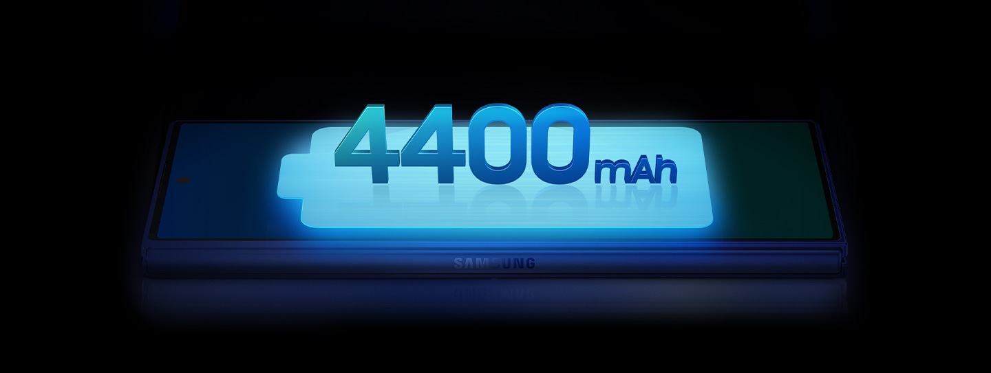 Galaxy Z Fold7 is seen folded from the cover screen with a battery icon on top. The battery size is 4400 milliampere hours.