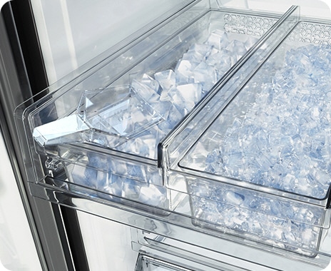 Dual Auto Ice Maker offers the convenience of both Cubed Ice and Ice Bites.