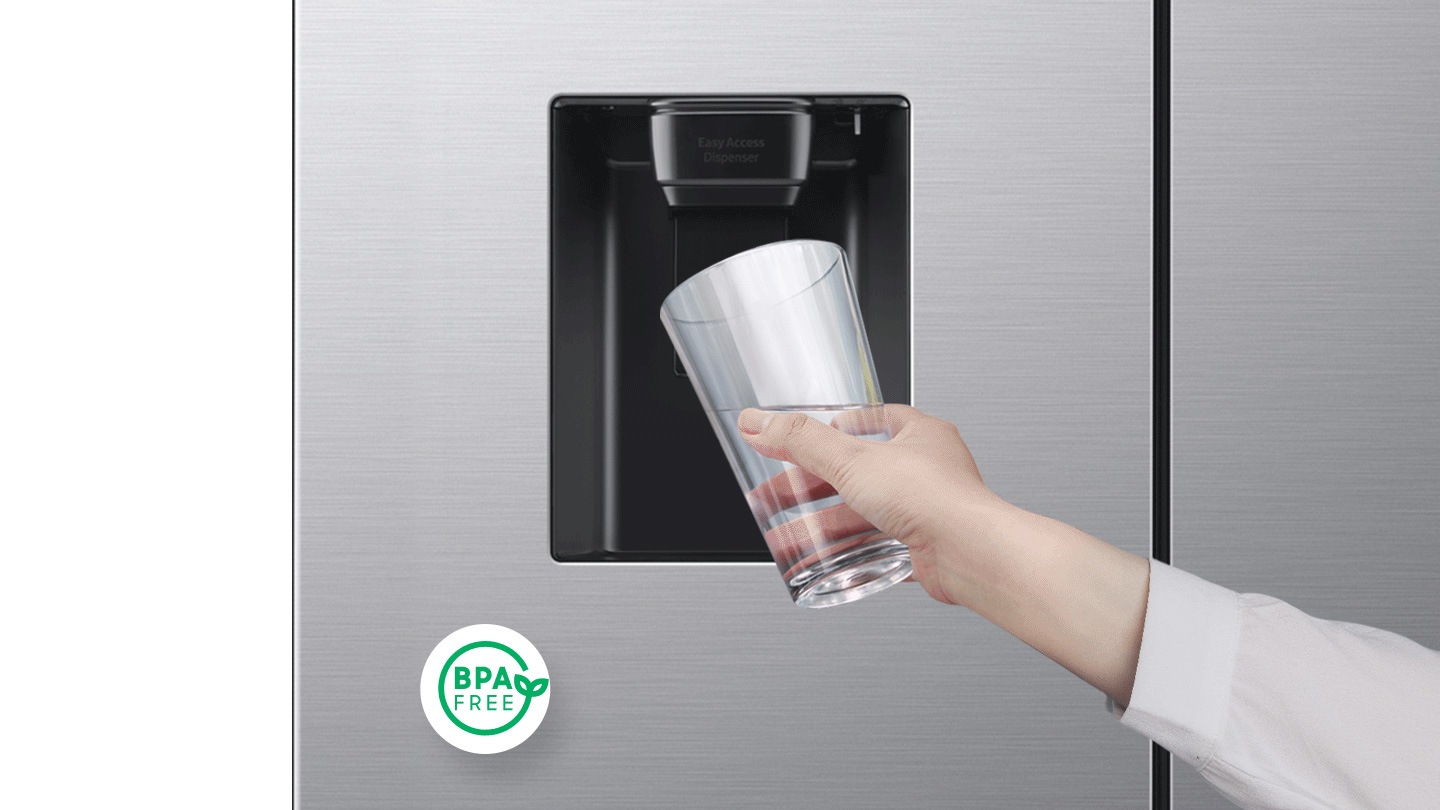 Dispensador de agua en la puerta