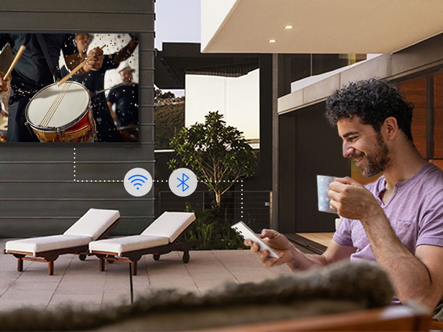 Тераса та телефон мого чоловіка підключені через Wi-Fi або Bluetooth.