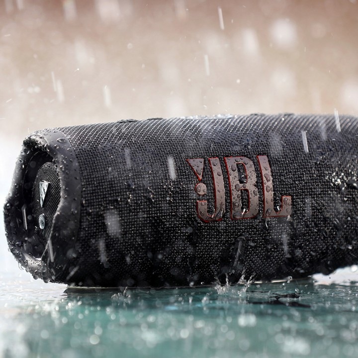 Buy Black JBL Charge 5 Portable Waterproof Speaker | Samsung UK