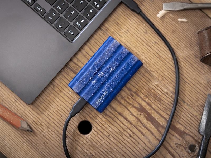 Thumbnail image of Portable SSD T7 Shield 2 TB USB 3.2 Gen 2 (Blue)