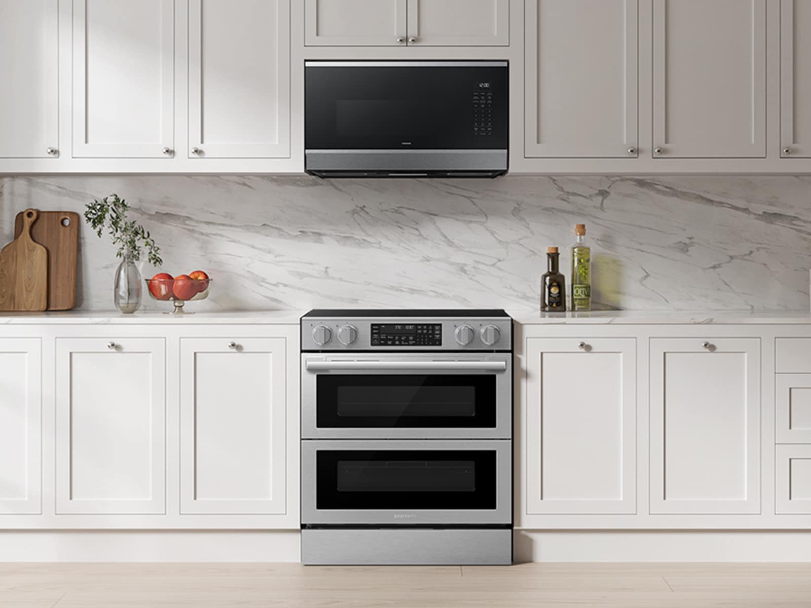 Kitchen image featuring Bespoke Smart Slide-In Electric Range with Flex Duo™ Oven and Dual True Convection | Samsung US