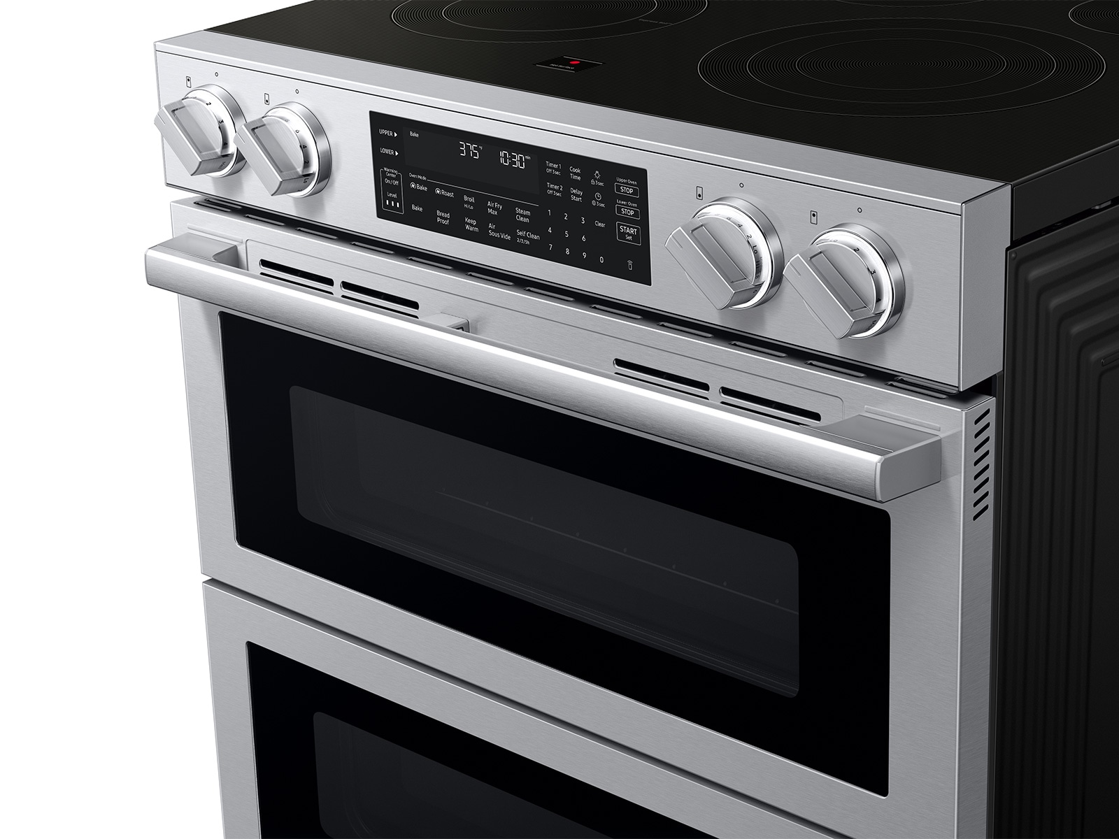 Detail image showing closeup of of Bespoke Smart Slide-In Electric Range with Flex Duo™ Oven and Dual True Convection | Samsung US 