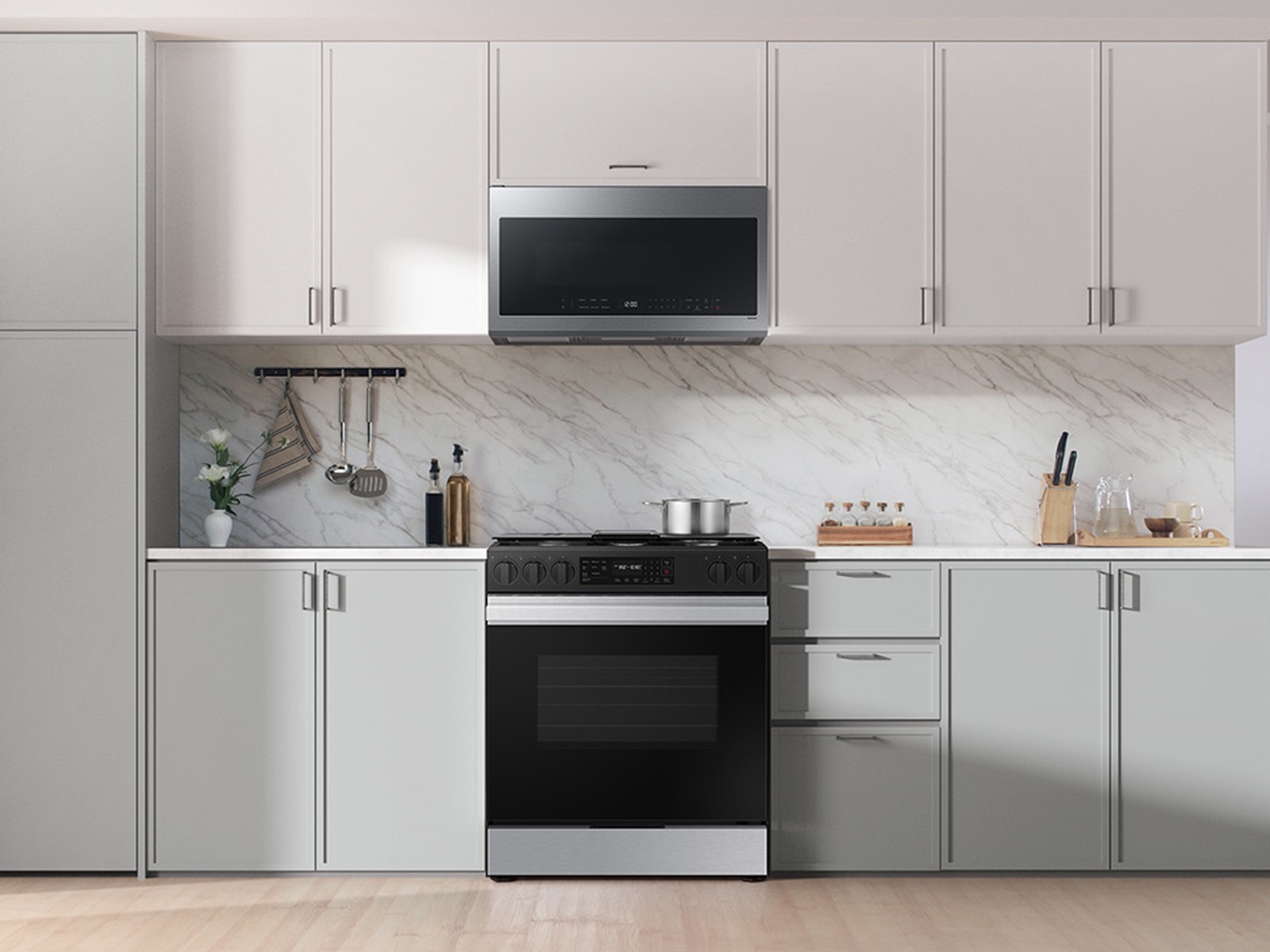 Bespoke Slide-in Gas Range