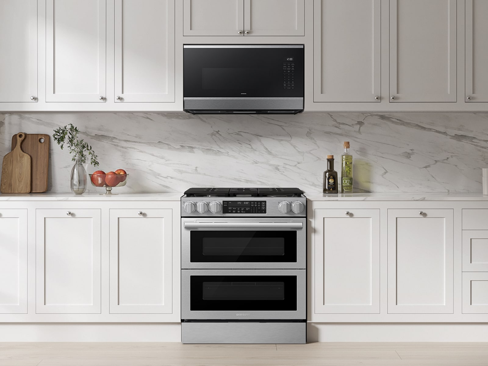 Kitchen image featuring Bespoke Smart Slide-In Gas Range with Flex Duo™ Oven and Dual True Convection | Samsung US