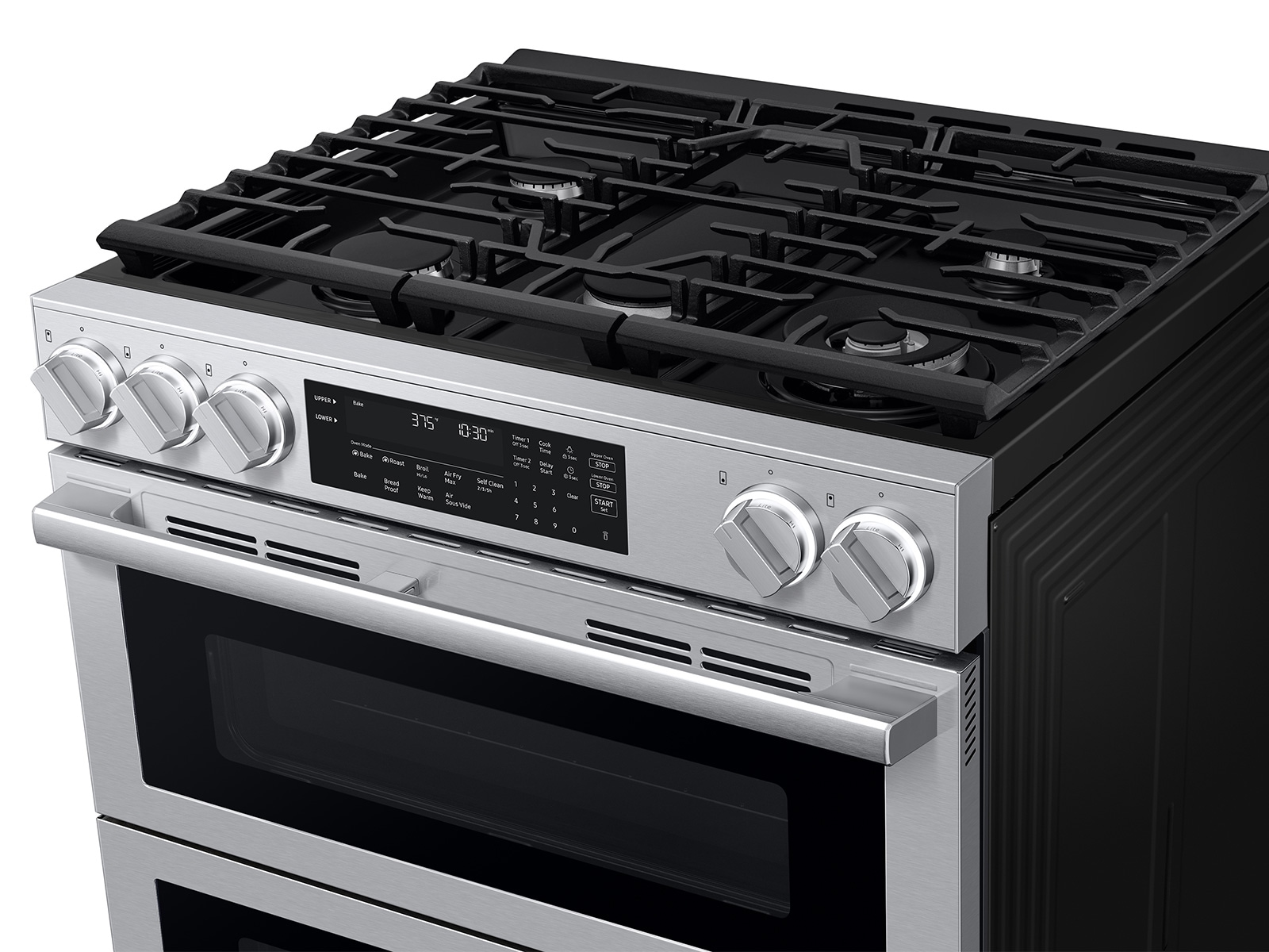 Detail image showing closeup of of Bespoke Smart Slide-In Gas Range with Flex Duo™ Oven and Dual True Convection | Samsung US 