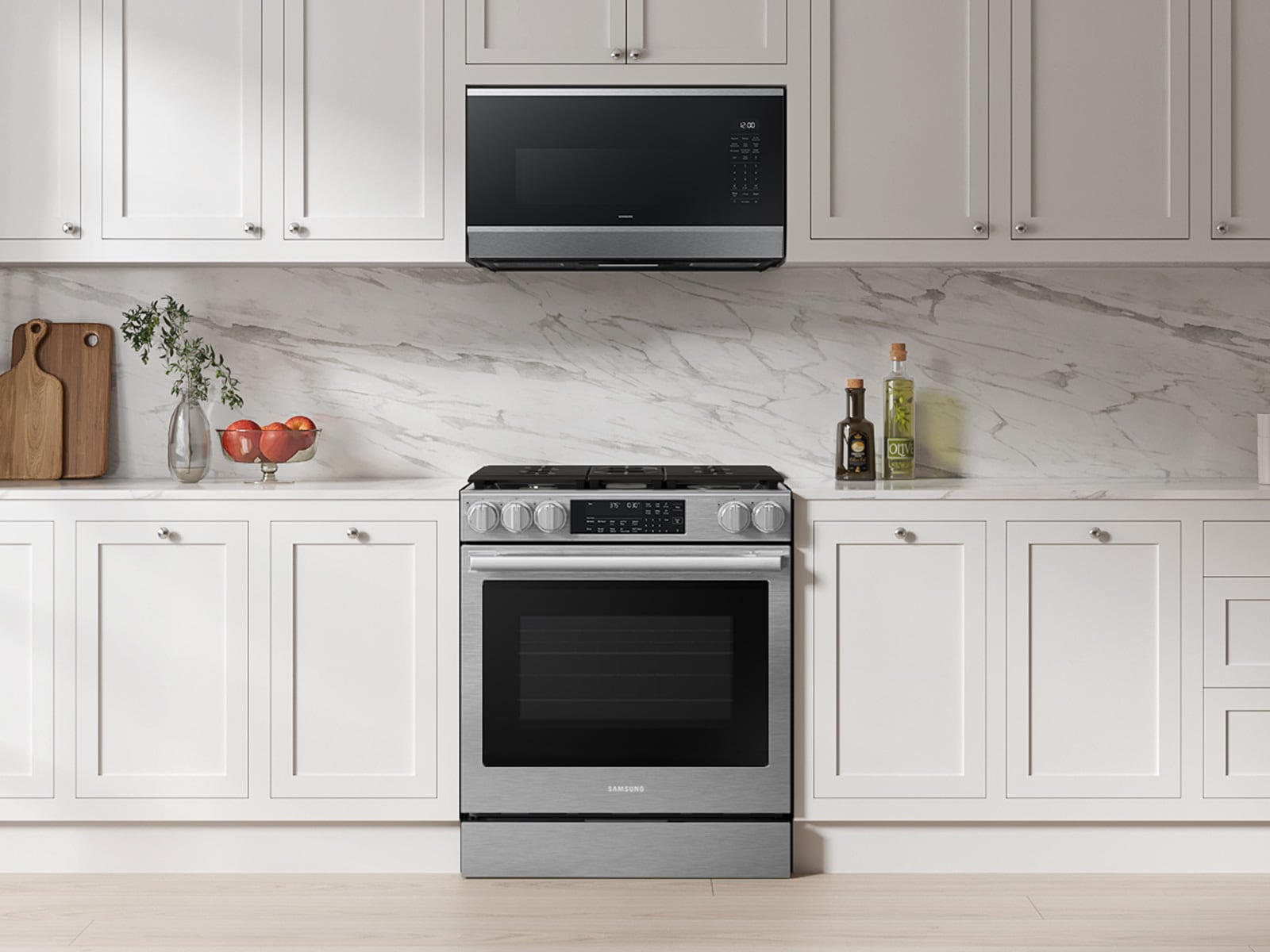 Kitchen image featuring Bespoke Smart Slide-In Dual Fuel Range with Illuminated Precision Knobs, No Preheat Air Fry Max and True Convection