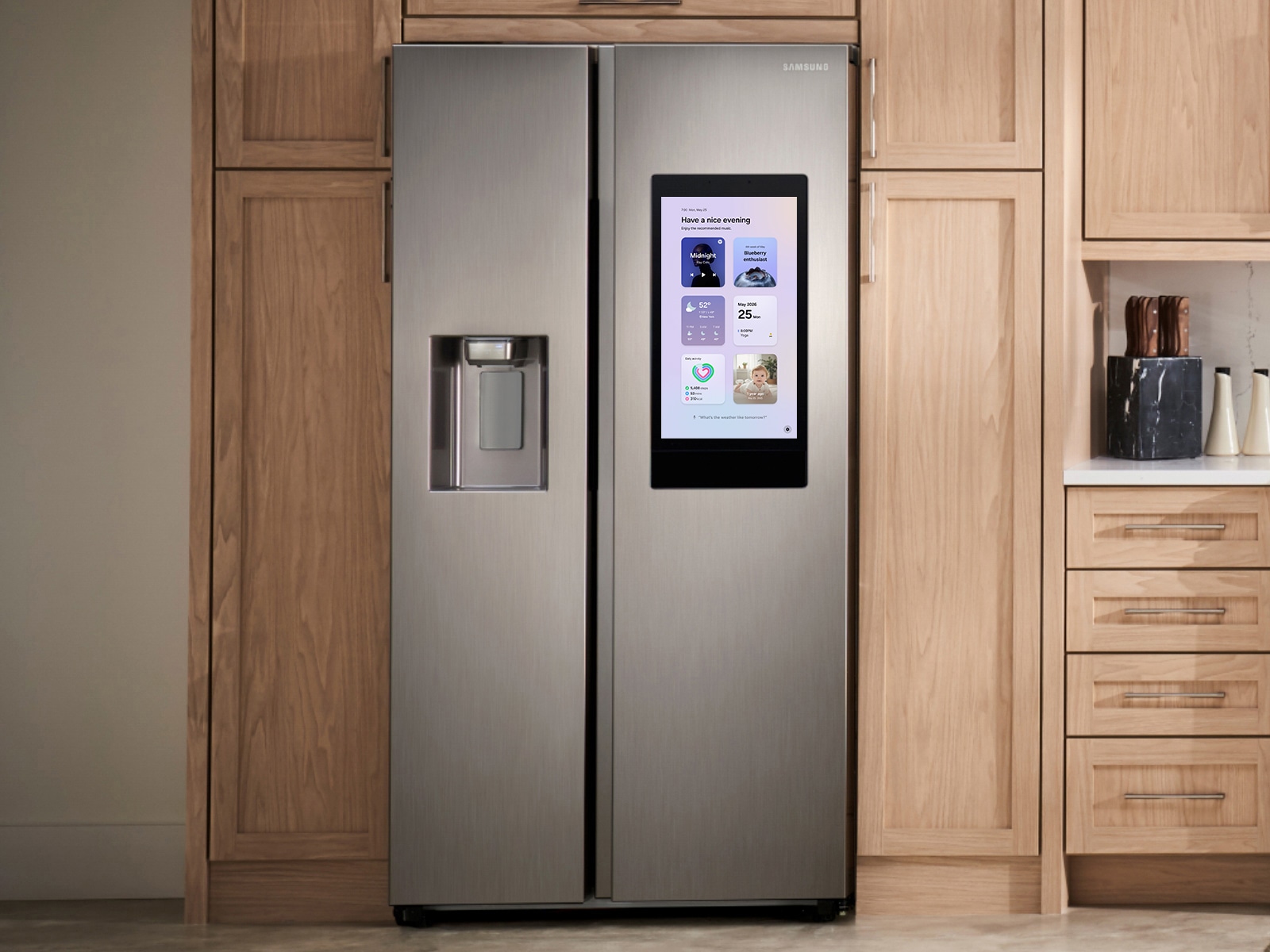 Bespoke AI Side-by-Side Family Hub™ External Water &amp; Ice Dispenser | 27 cu.ft. Fingerprint Resistant Stainless Steel