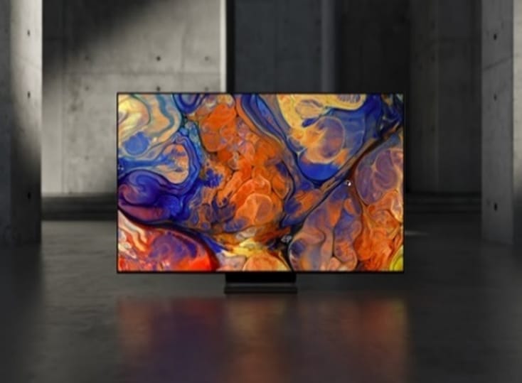 El gráfico a color se muestra en la pantalla de un TV OLED.