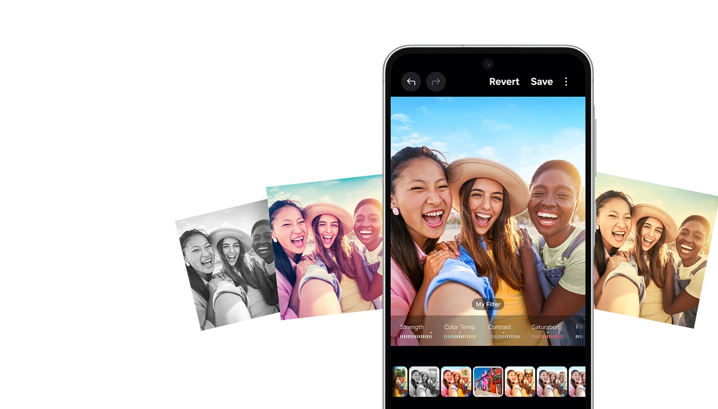 Galaxy A56 5G с функцией отображения фильтров на экране. Посередине изображены три улыбающиеся женщины. Рядом с устройством изображены те же улыбающиеся женщины, но с разными фильтрами для отображения различных эффектов.