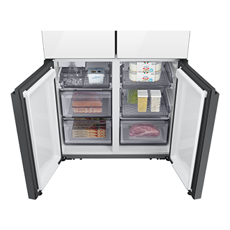 [détá~íl-wí~th-fó~ód Wh~íté]