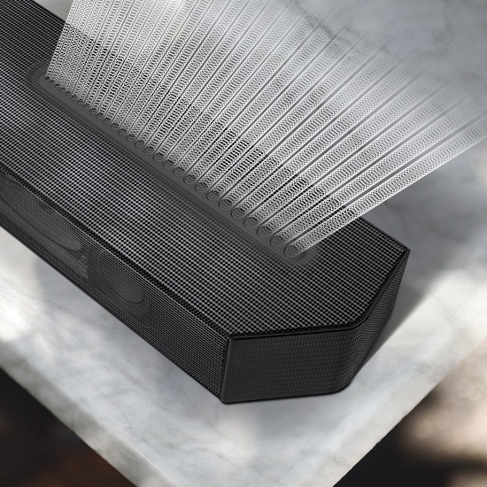 Precisely spaced soundwave graphics are coming out from the top of Q600B Soundbar, illustrating Samsung Acoustic Beam technology.
