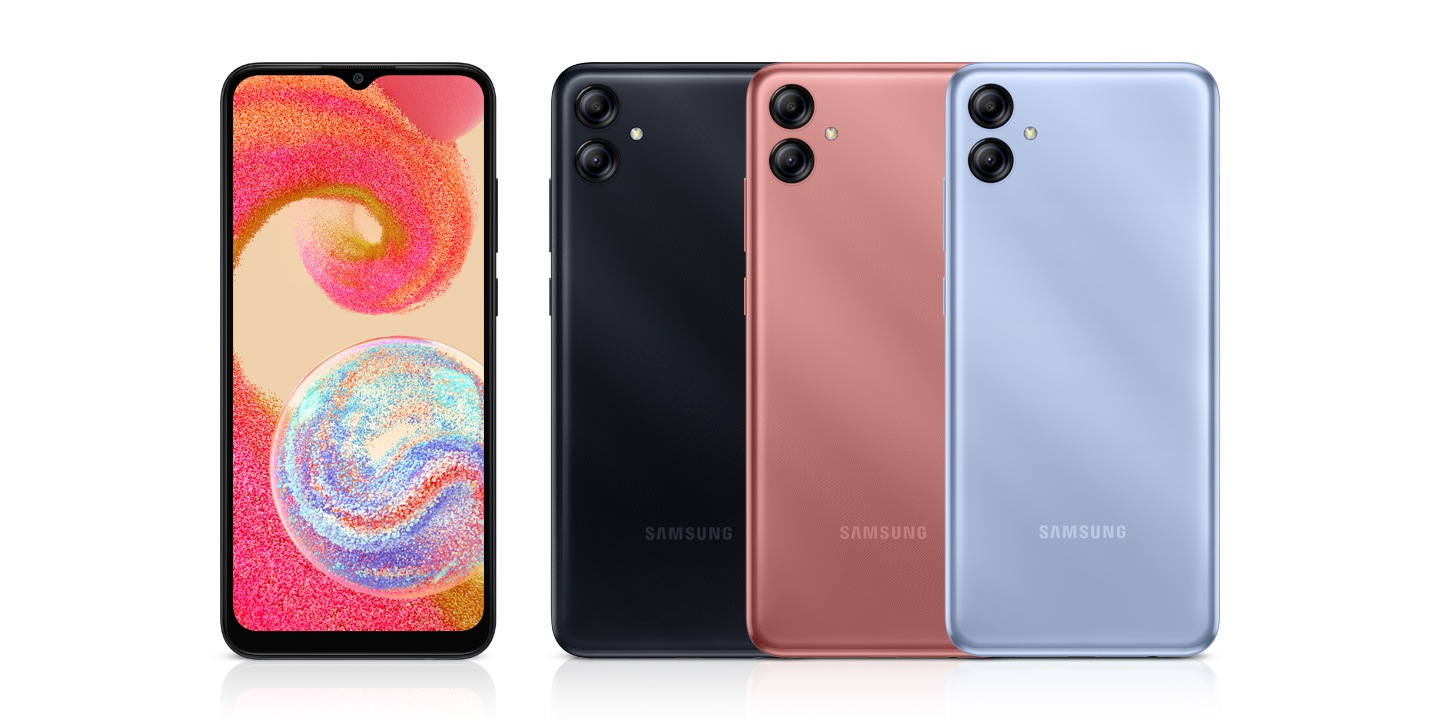 Bốn điện thoại được xếp đặt đều theo chiều ngang để thể hiện màu sắc và thiết kế. Điện thoại đầu tiên nhìn rõ mặt trước. Ba chiếc điện thoại được đặt theo hướng ngược lại có màu Đồng ánh hồng, Xanh dương xỉ, Đen tinh vân.