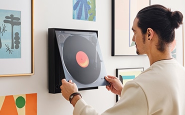 Loa Music Frame hiển thị bầu trời đêm.