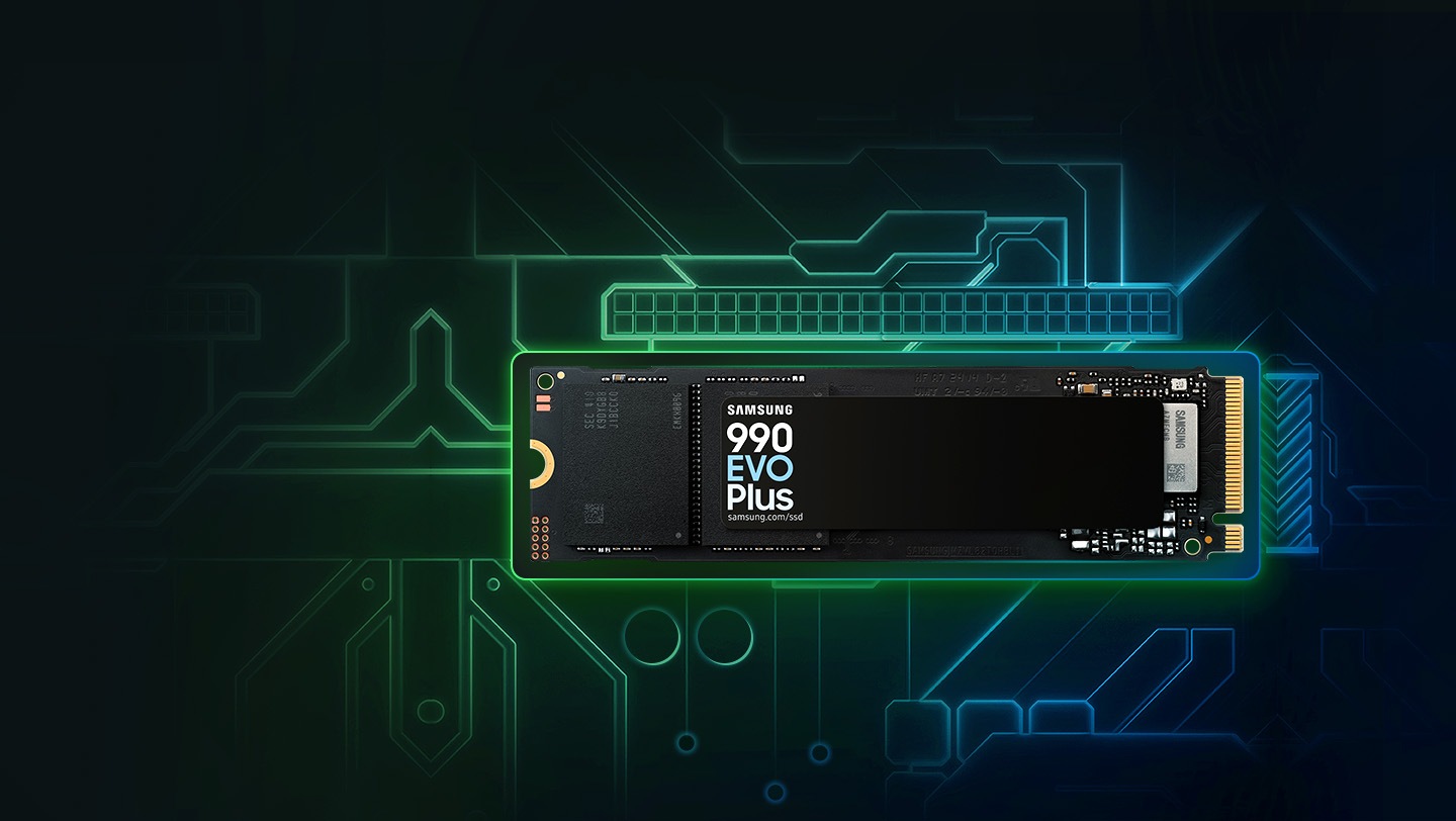 Một 990 EVO Plus được lắp trong bo mạch chủ máy tính.