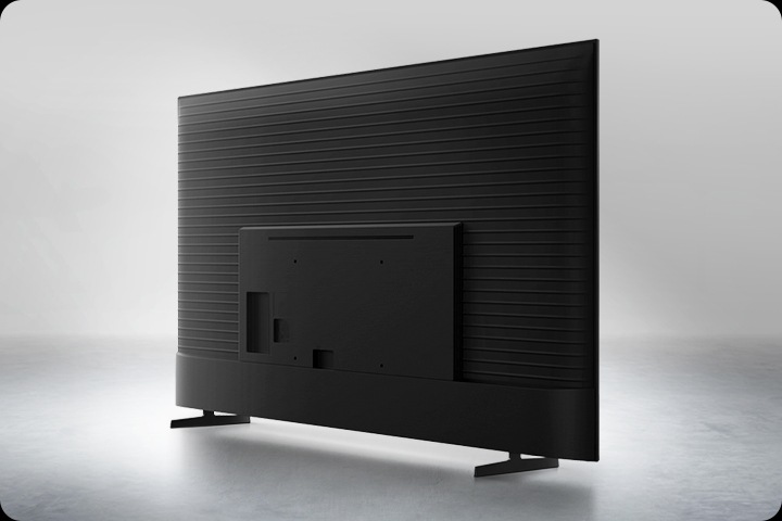 Mặt sau của TV với thiết kế MetalStream. TV có thân kim loại màu đen với họa tiết gờ nổi.