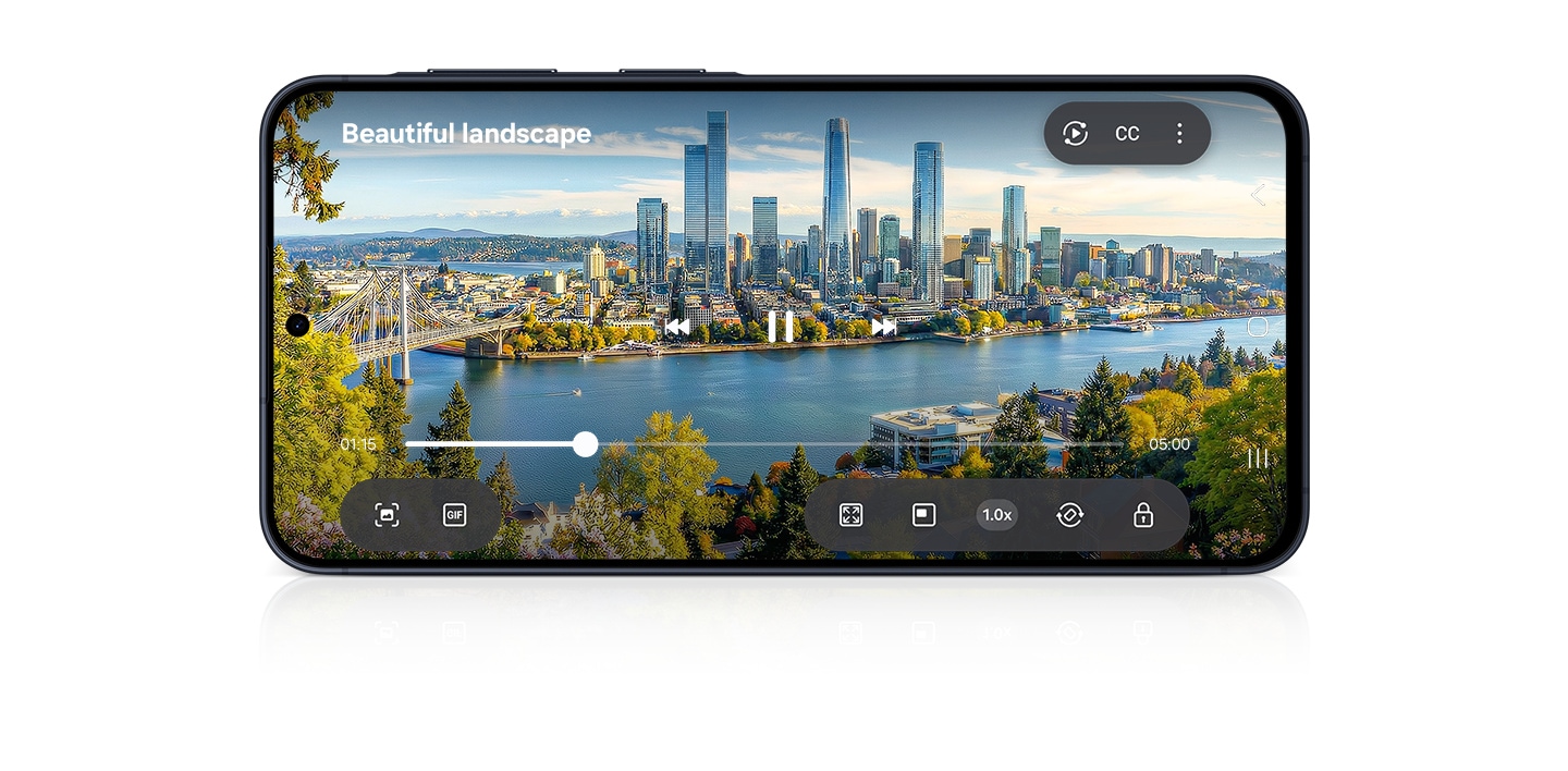 Một video đang phát trên màn hình Galaxy A57 5G ở kích thước ngang. Video hiển thị khung cảnh rộng của một thành phố bên bờ sông, sau đó dần phóng to vào khu vực các tòa nhà.
