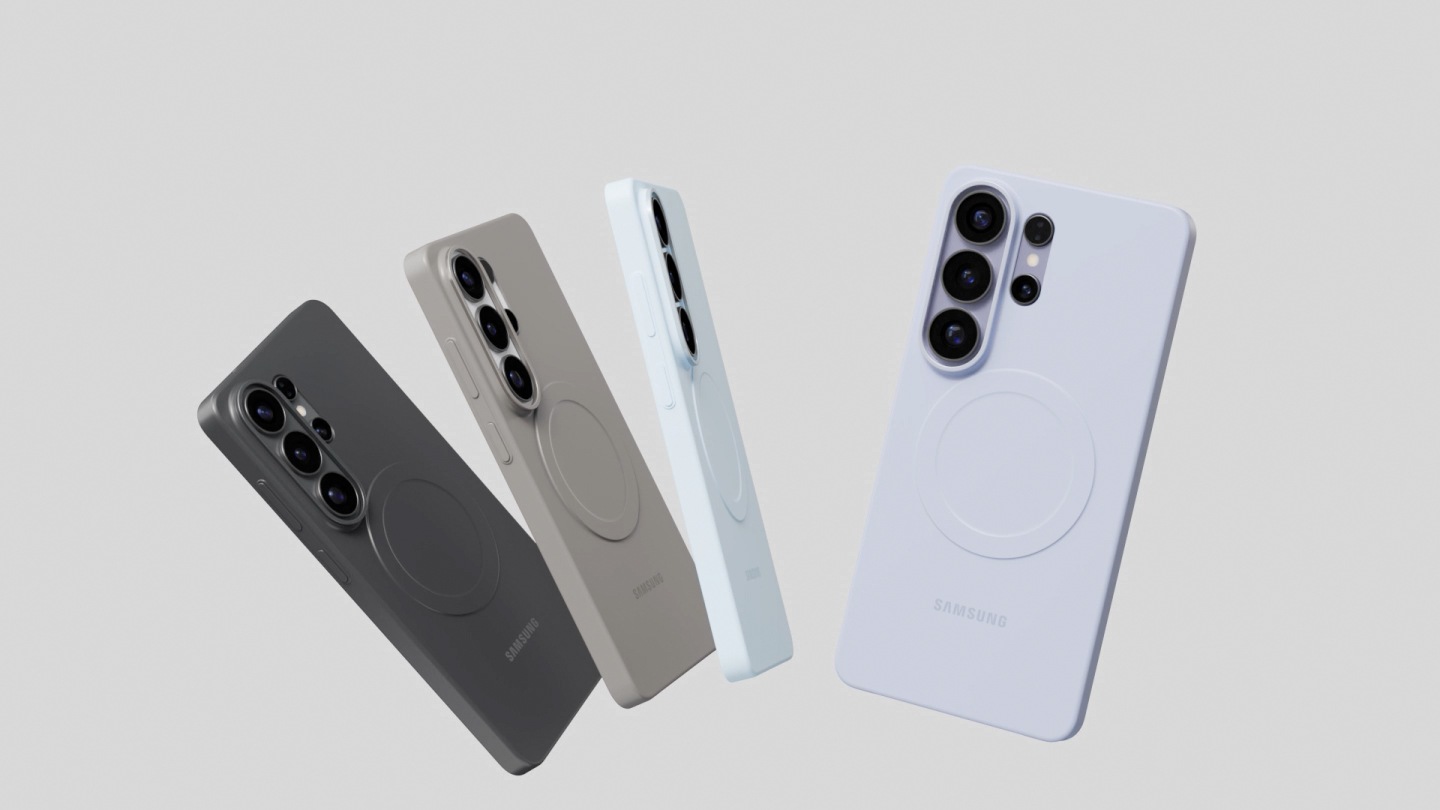 Slim Magnet Case’s magnet ring is seen. Next, a close up of Slim Magnet Case in Light Violet is seen from the back. The view zooms out as the case rotates to show its profile. Next, the case is seen being installed onto Galaxy S26 Ultra in Cobalt Violet. The device rotates. Next, four Galaxy S26 Ultra devices with Slim Magnet Case in Light Violet, Gray, Black and Light Blue installed are seen upright. The devices fly away leaving only the one with Slim Magnet Case in Light Blue installed. It rotates slightly and then the other three devices reappear from it and are arranged in a fan.