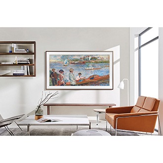 Người dùng smart tivi Samsung 65 inch The Frame có thể trải nghiệm thiết kế khung tranh độc đáo, linh hoạt với bộ phụ kiện khung viền bán kèm của sản phẩm.
