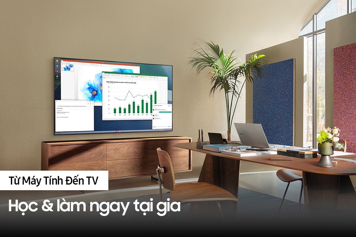 UHD AU7000 PC trên TV của Samsung  đang hiển thị tài liệu để làm việc tại nhà