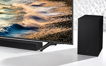 Q600A and TV on a cabinet