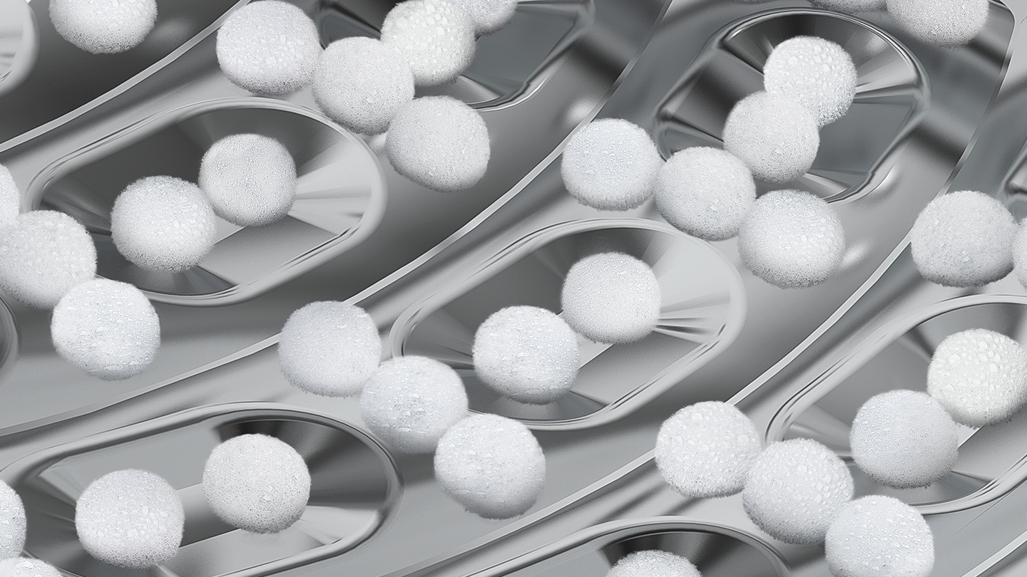 Through the bubble holes within the washing machine’s drum, bubbles pre-mixed with water, air, and detergent allow more efficient penetration to remove dirt and stains from fabric.