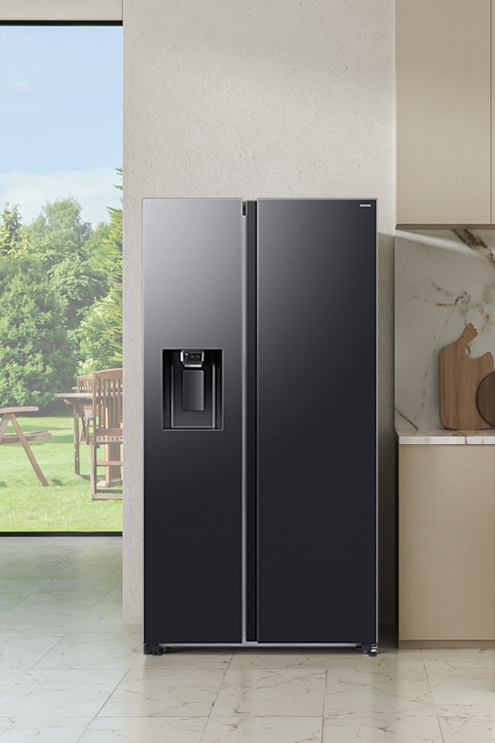 Side-by-Side Refrigerator 617L Black | Samsung South Africa