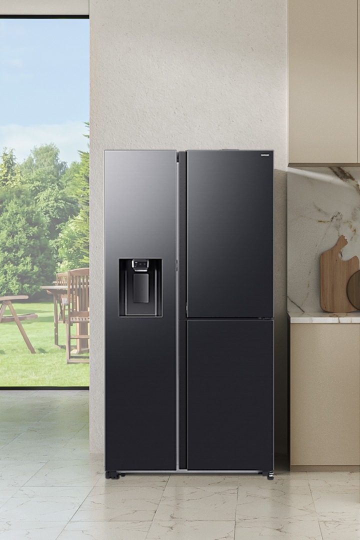 Side-by-Side Refrigerator Food Showcase 609L Black | Samsung South