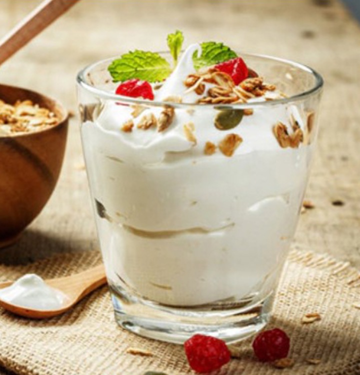 Інноваційна мікрохвильова піч Samsung MC28H5015AK/EO дозволяє вам ферментувати та готувати домашні йогурти та дріжджові тістечка.