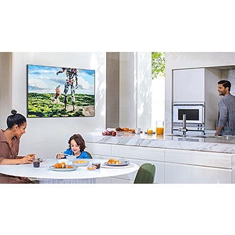 Smukły design telewizora Samsung QLED Q95T 55 cali doda nowoczesności i elegancji każdemu wnętrzu