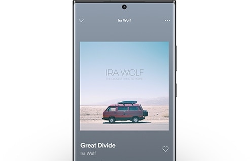 Galaxy Galaxy Note20 showing Spotify GUI.