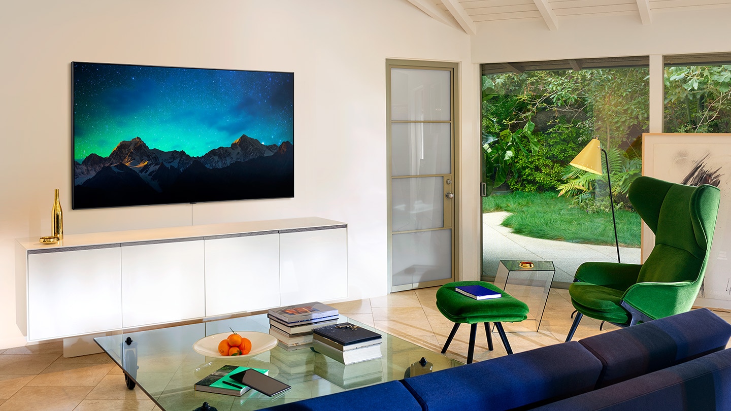 Какие хорошие бюджетные телевизоры. Телевизор Samsung QLED на стене. QLED телевизор Harper 55q850ts. Телевизор самсунг 50 диагональ стене. Телевизор самсунг 75 дюймов.