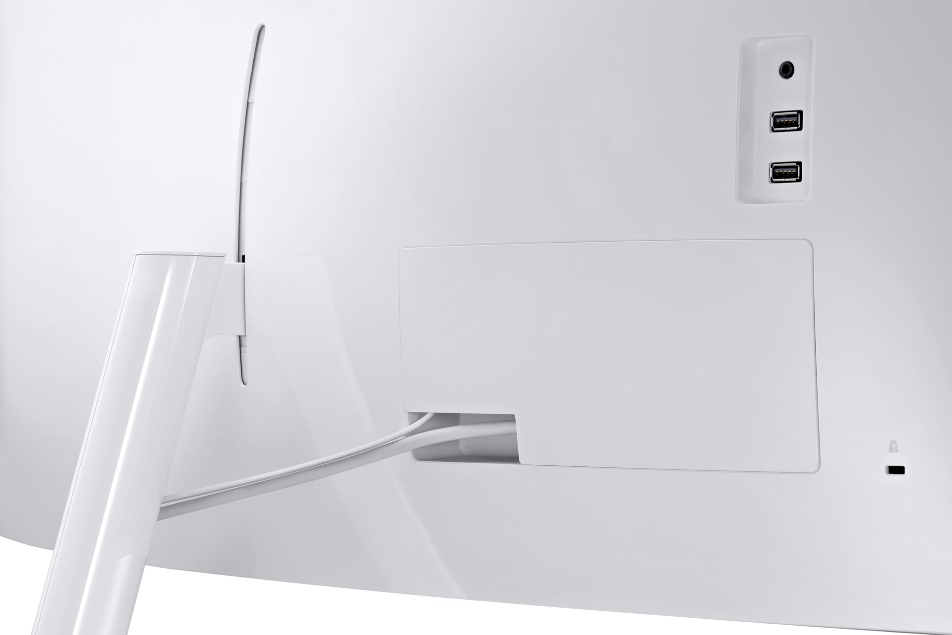 التفاصيل أبيض