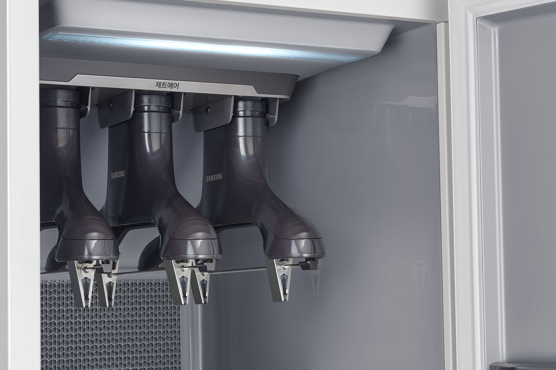 제품 상단 옷걸이 확대