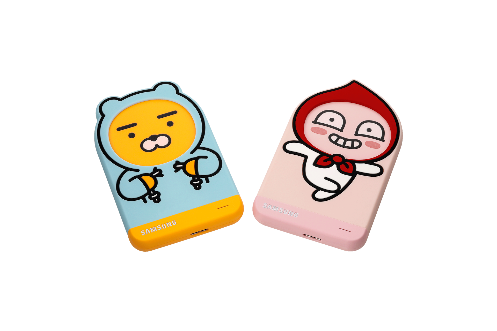 외장 HDD 어피치 2 TB 핑크 오른쪽으로 30도 기울여 바닥에 눕힌 이미지와 외장 HDD 라이언 2 TB 스카이 블루 왼쪽으로 30도 기울여 바닥에 눕혀 아래쪽에서 올려다 본 이미지