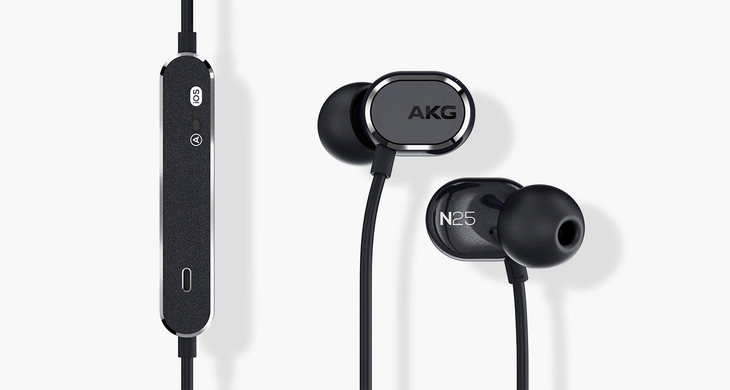 이어폰  리모컨 조절부와 이어팁이 확대되어 보입니다. 