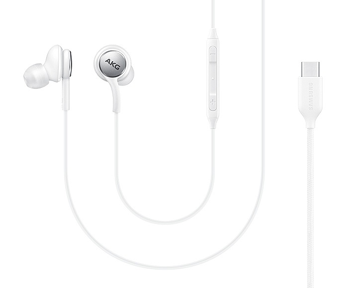 AKG C타입 이어폰 제품 이미지 화이트 노출되고 있습니다.