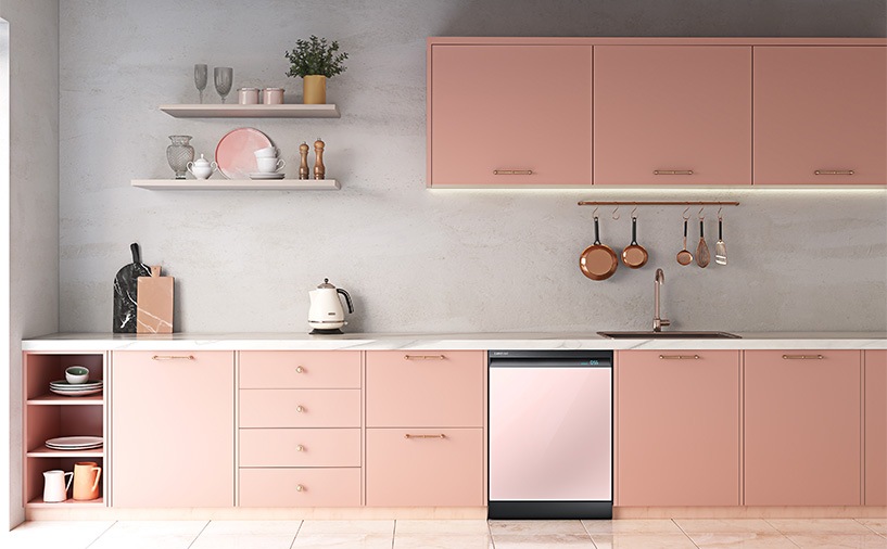 BESPOKE 식기세척기 핑크가 설치 되어있습니다.