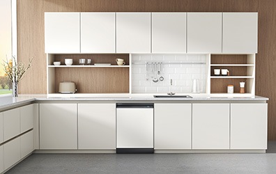 BESPOKE 식기세척기 화이트가 설치 되어있습니다.