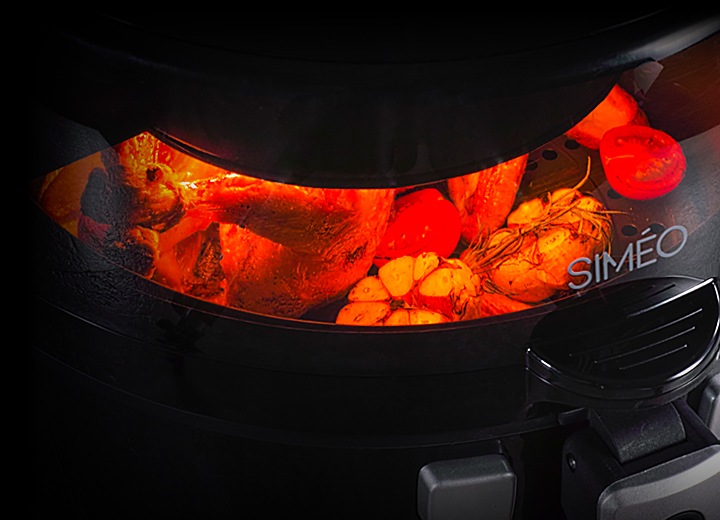 160도 와이드 투명창을 통해 음식이 조리되는 모습이 보입니다.