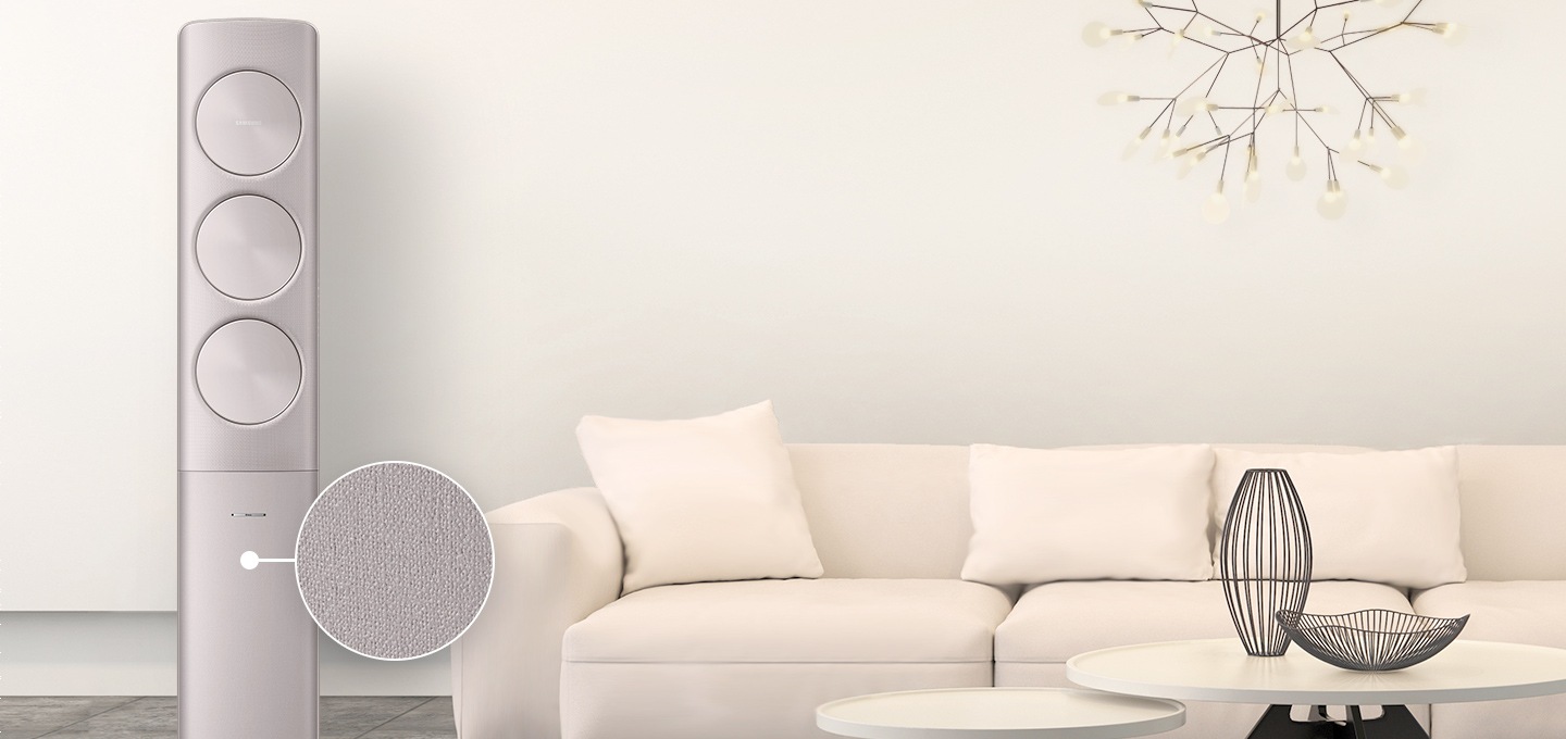 거실에 설치된 에어컨을 보여주고 있습니다.