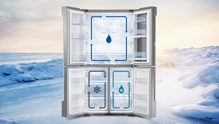 눈밭을 배경으로 상하칸 문이 열린 제품의 모습이 보여지고, 상칸과 하칸에 각각 트리플 독립냉각을 나타내는 인포그래픽이 보여집니다.