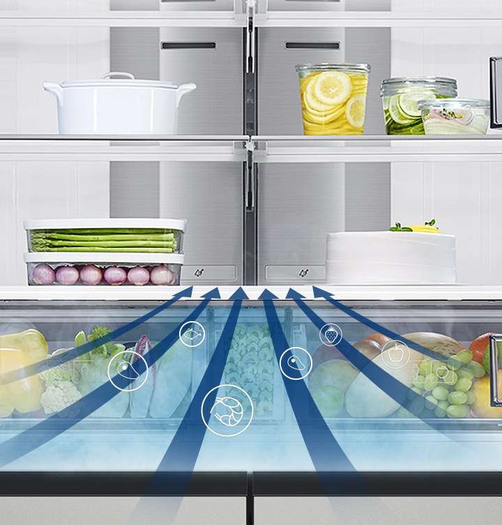 냉장고 안의 청정탈취+부분으로 냉장고 안의 잡내가 빨려 들어가는 모습이 보여지고 있습니다.