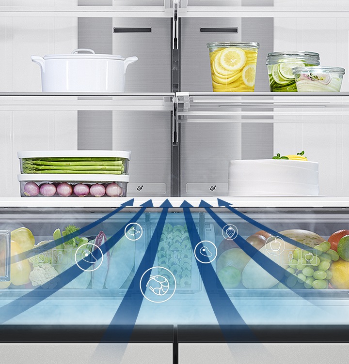 냉장고 안의 청정탈취+부분으로 냉장고 안의 잡내가 빨려 들어가는 모습이 보여지고 있습니다.