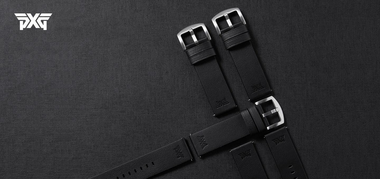 왼쪽 상단에 PXG 로고가 있고 오른쪽에는 PXG 에디션 스트랩 3개가 놓여있습니다.