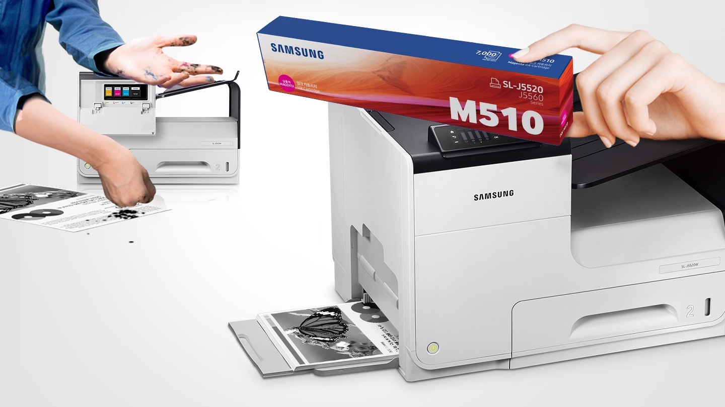 삼성 정품 잉크가 고장 없이 안전함을 보여주는 컷으로서, 좌측에 비정품잉크를 사용한 프린터는 잉크고장이 났고, 우측에 삼성 정품 잉크를 사용한 프린터는 고장없이 출력물이 보이고 있습니다.