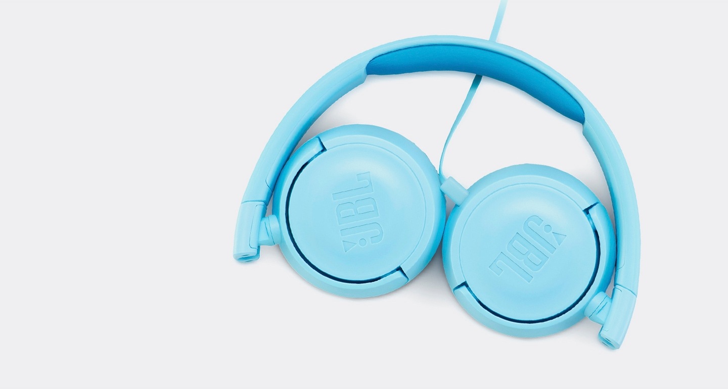 블루 제품 이어컵이 접혀있는 옆모습입니다. 