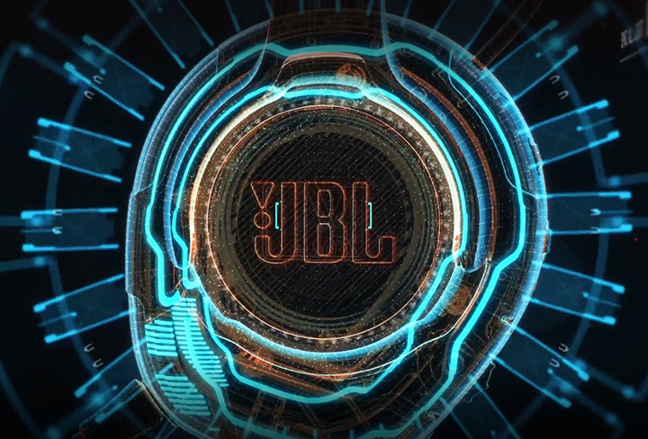 JBL 로고와 헤드셋 이어부분이 LED 로 표시되고 있습니다.